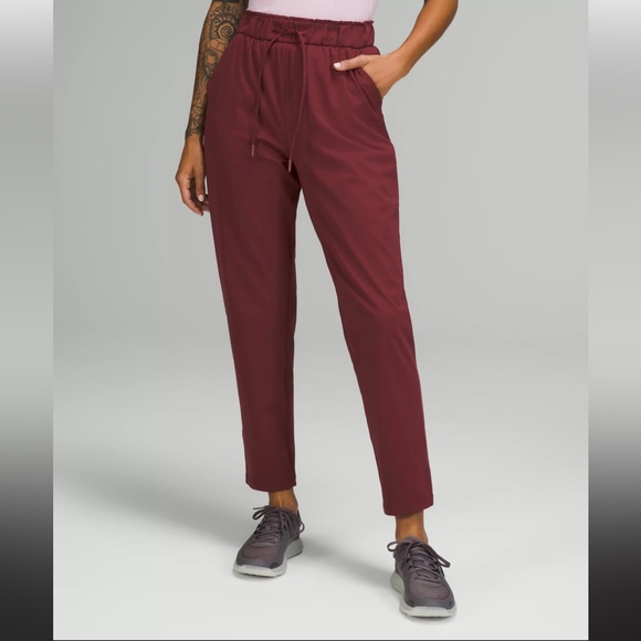 NEW Lululemon Stretch High-Rise Pant 7/8 Length
Red Merlot Size 8 - Picture 7 of 7